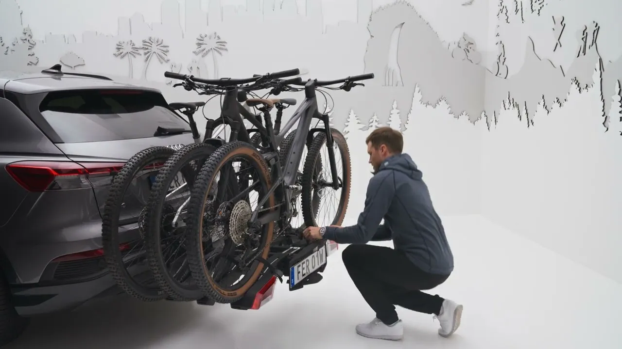Easy to store tow bar mounted cycle carrier